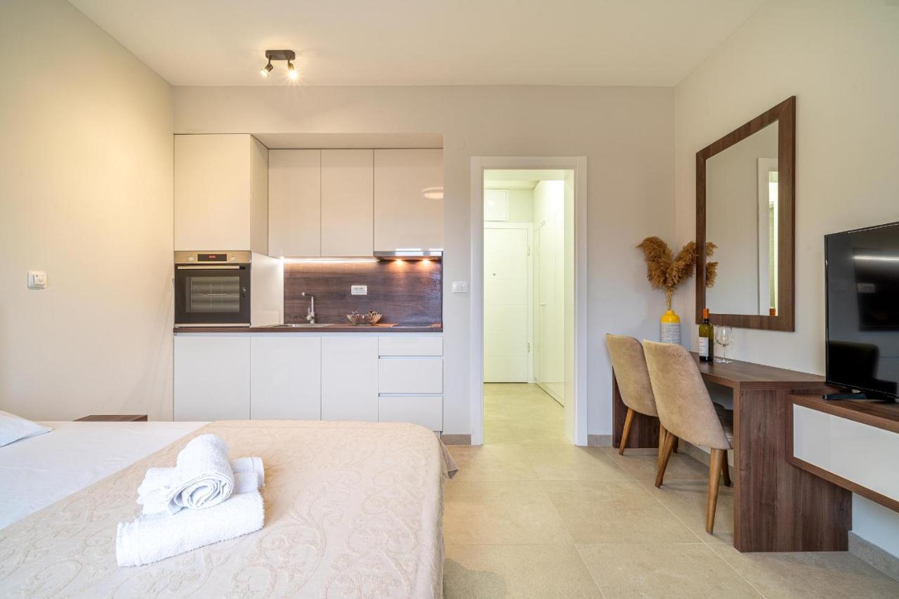 Studio Apartment N2 Tivat Eksteriør bilde